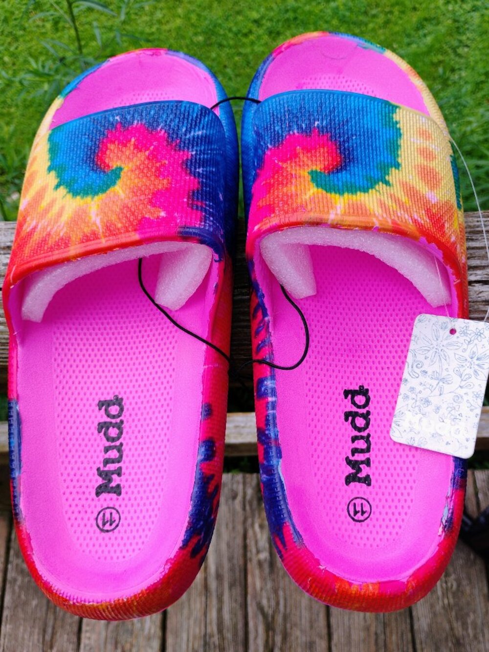 Tye dye pattern Mudd slides.